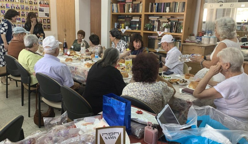 Seniors Holiday Event
