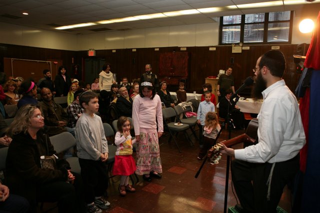 Music performance for the family and children 